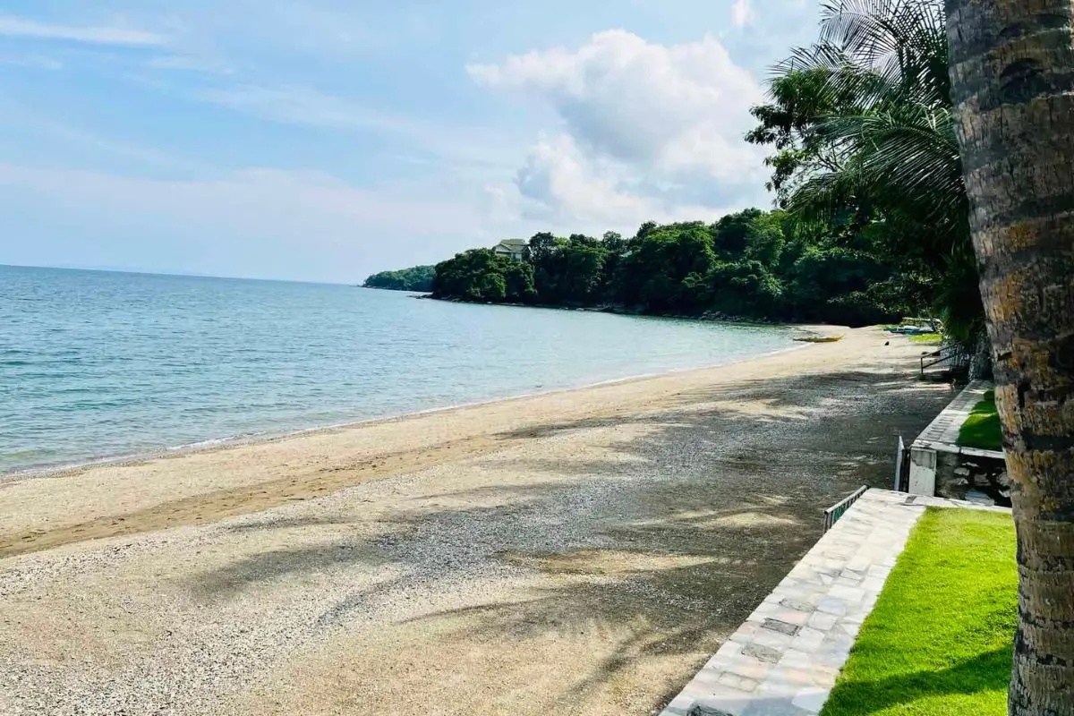 BADLADZ Beach Resort Beach