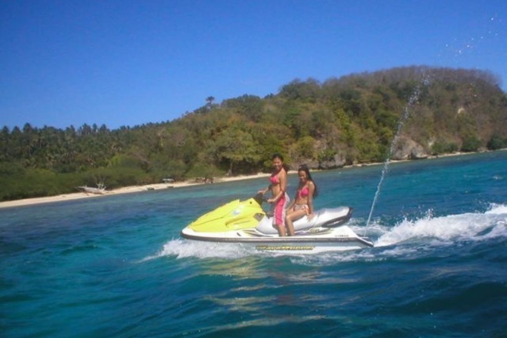 Water Activities in Puerto Galera / best and top things to do in puerto galera