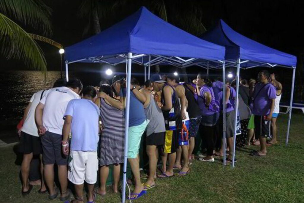 Boodle Fight / beach wedding